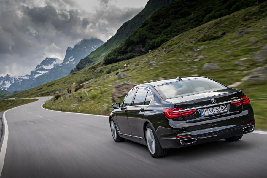  BMW 740Le xDrive (G12) 2015 года  (WW) (фото 30 из 41)